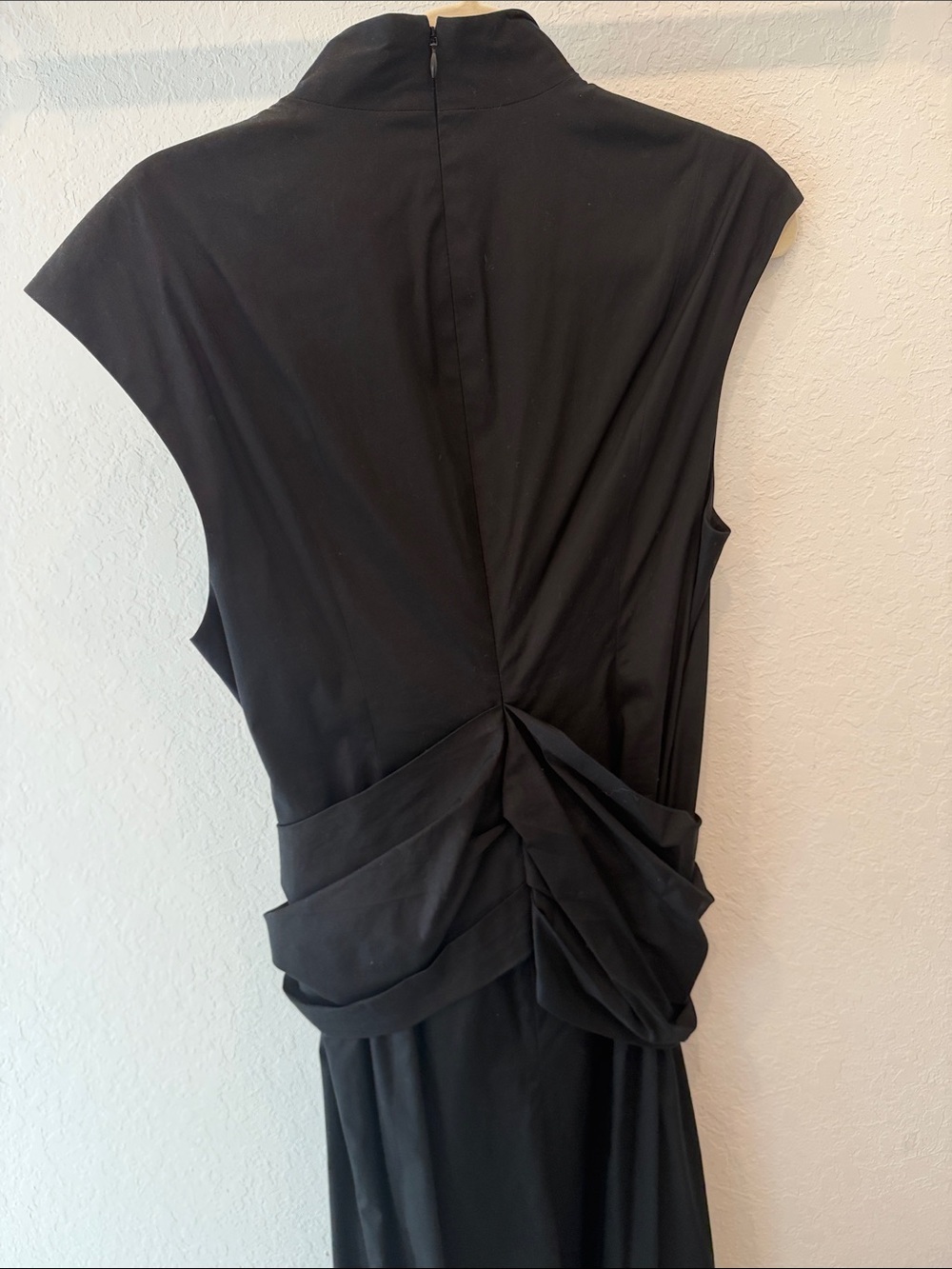 Carolina Herrera Black Wrap Style Midi Dress - Picture 10 of 11